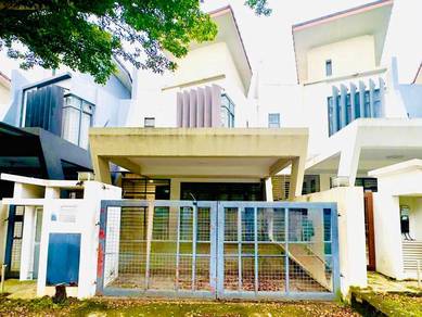 FOR SALE : 2 Storey Terrace Laman Glenmarie Phase 1, Shah Alam