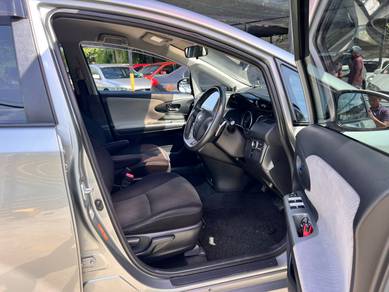 Toyota WISH 1.8 FULLSPEC (AUTO)-RENDAHMUKA