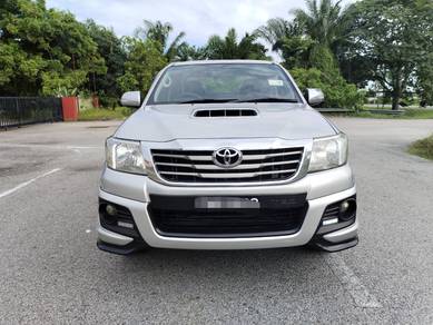 Toyota HILUX 2.5 G TRD SPORTIVO (Warranty 3 )