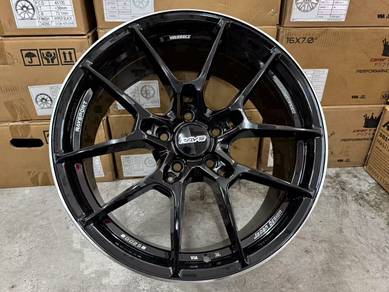 New rim 18x8.5jj Volk rays G025 flow forming new