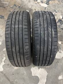 Bridgestone 215/60/17 Alenza 001