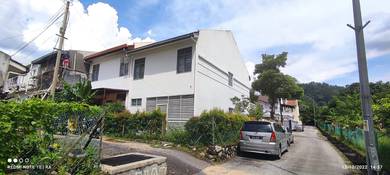 End lot 2 storey terrace house in Ukay Bistari, for sale
