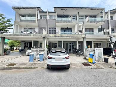 Duplex Townhouse SP2 @ Bandar Saujana Putra For Sale