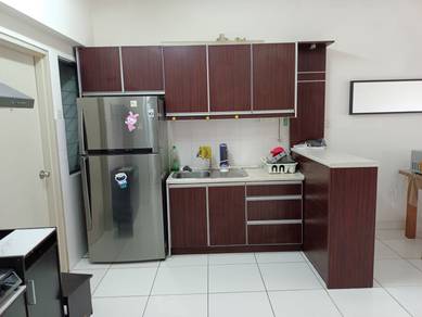 Well kept unit Next to setiawalk mall. Walking Distance to LRT station