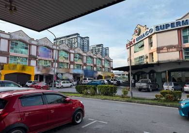 Batu 4 1/2 Miles 3 Storey Shoplot FOR SALE!!