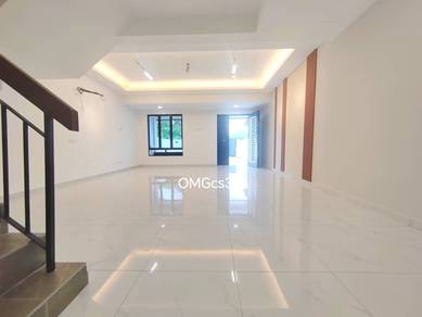 Puchong FACING FIELD Taman Puchong Utama 9 Renovated Unit