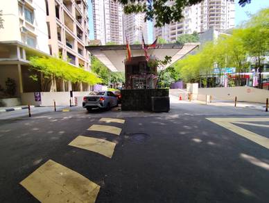 Spacious Refurbished Corner Lot With Unblocked City And Greenery View