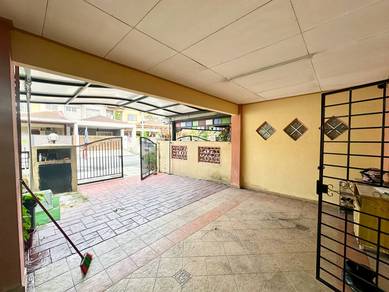 2 Storey Terrace, Jalan Suakasih Bandar Tun Hussein Onn, Cheras