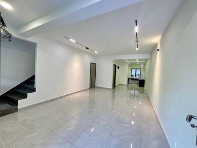 【🔥FREEHOLD🔥RENOVATED】Double Storey Terrace @ Taman Puchong Utama