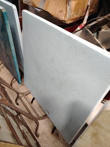 Blue 3V Plastic Table TF106