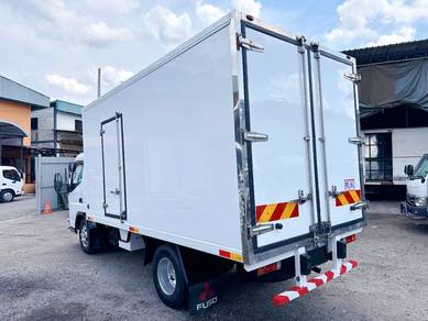 Mitsubishi Fuso FE83PE 2015 14ft Refrigerator Box