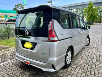 Nissan SERENA 2.0 PREMIUM (A) Car King.  73,240 km