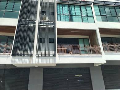 Below Market /3 Sty Pengerang Bukit Pelali/ Dual access Shoplot