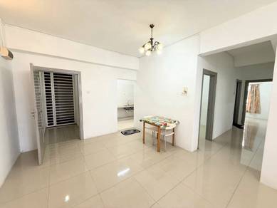 Selayang point condo for rent ,partially furnished, low floor,aircond