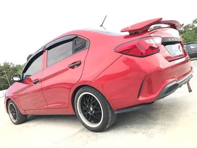 Proton SAGA 1.3 PREMIUM(A)DVD PLAYER/16"SSR SPORTR