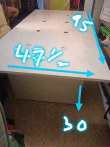 Meeting table/ meja