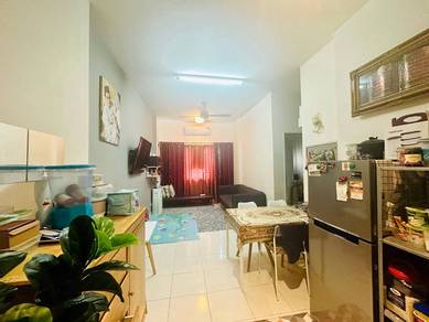 GROUND FLOOR CORNER UNIT Apartment Suria Reflesia Setia Alam FOR SALE