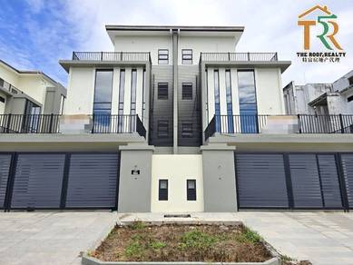 4 Storey Semi Detached with sea view near Esplanade Beach, Luak