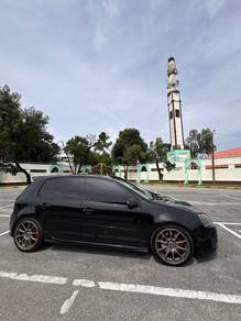 Volkswagen GOLF 2.0 GTi (A)
