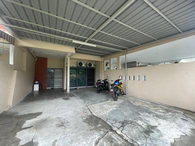 Kajang Tmn Hijau kat BP Station Kajang 5 min to MRT