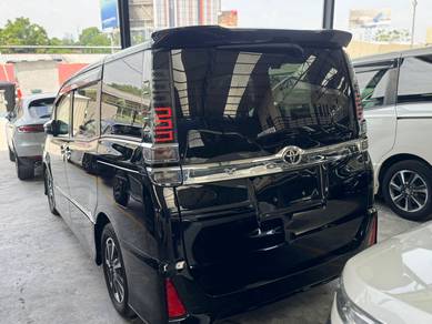 Toyota VOXY 2.0 ZS KIRAMEKI 2
