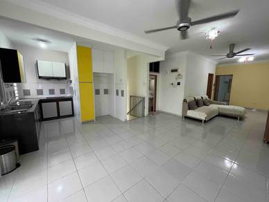 Rumah townhouse sewa ,Taman amansiara ,selayang ,1st floor, 2 carpark