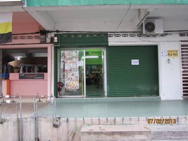 Rumah Kedai Depan Tesco, Jln Ipoh-Lumut, Seri Iskandar