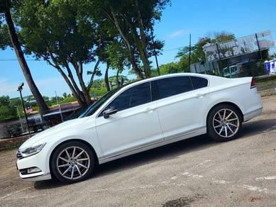 Volkswagen PASSAT 1.8 TSI COMFORTLINE (CKD)
