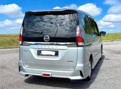 Nissan SERENA 2.0 PREMIUM HIGHWAY STAR (A)