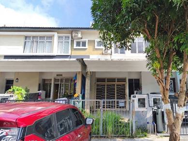 BIAR BETUL !! Townhouse Grd Floor @ Sek U15 Shah Alam, JIMAT RM 150K