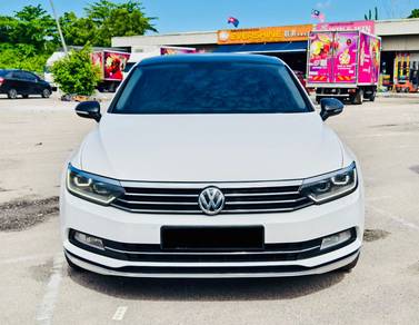 Volkswagen PASSAT 1.8 TSI COMFORTLINE FU/LOAN