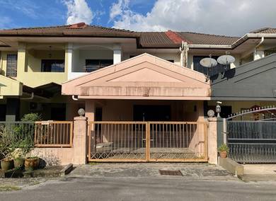 Double Storey Intermediate Terraced House at Jalan Stapok, Kuching
