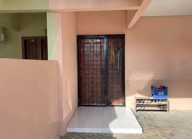 Double Storey Intermediate Terraced House at Jalan Stapok, Kuching