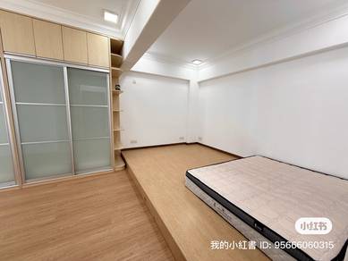 Room for rent in Menjalara / Next to Desa Parkcity / MRT bus station
