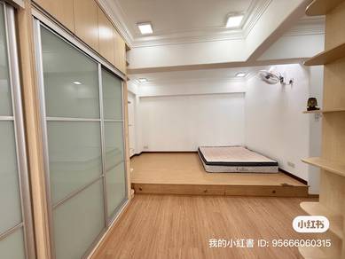 Room for rent in Menjalara / Next to Desa Parkcity / MRT bus station