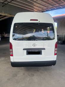 Toyota HIACE 2.5 HIGH ROOF (M)