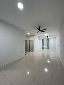 Spacious Unit With Partial Furnish Suit For Family Student Share House