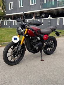 Triumph Scrambler 400 x super new mileage 7k TMM
