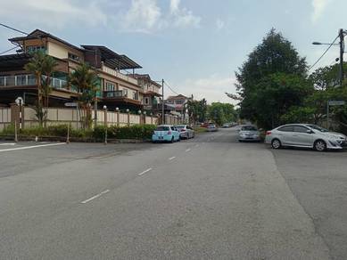 Spacious Double Storey House Puchong bandar Puteri 10 Gated Guarded