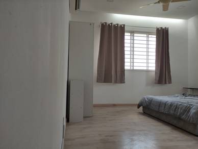 Master Bedroom Damansara Petaling Jaya MRT
