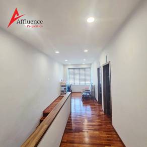 Large Landsize Semi Detached at Green Gate