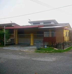 Rumah End Lot Non Bumi Untuk Dijual