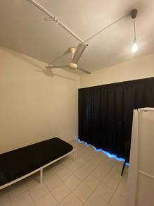Bilik Lelaki Fully Furnished Subang Airport With Car Park+Inc Utility