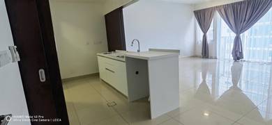 Trefoil setia alam studio unit for rent next to setia city mall