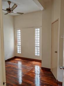 Double storey terraced house ,segambut , sri sinar ,2 carpark ,aircond
