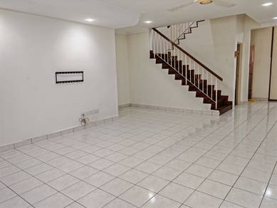 Double storey terraced house ,segambut , sri sinar ,2 carpark ,aircond