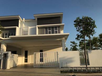 Freehold Double Storey, 22x80 Monthly 2k plus can get!