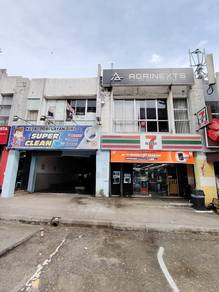 2 storey shop Facing Mainroad @ Taman D’Alpinia puchong