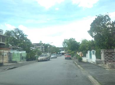 Original 2 storey terrace, near Chung Hwa/Lam Wah Ee/CGL, Island Park