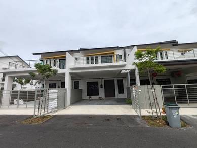 【FREEHOLD】Gated Guarded For Sale  Taman Molek Residence